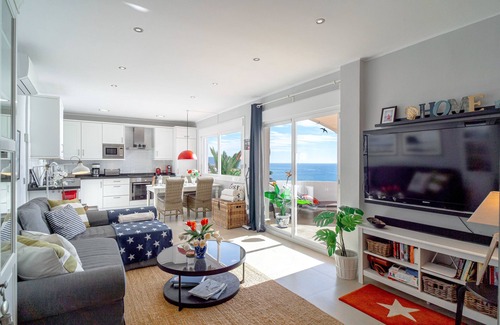Urbanización Ladera del Mar Apartamento | Vistas del Mar by Casasol