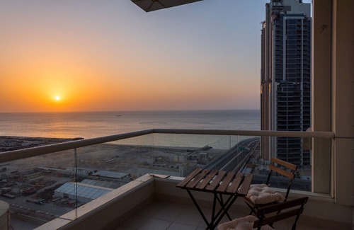 Dubai Marina Apartamento | Vivacious 4BR With Sea & Marina View