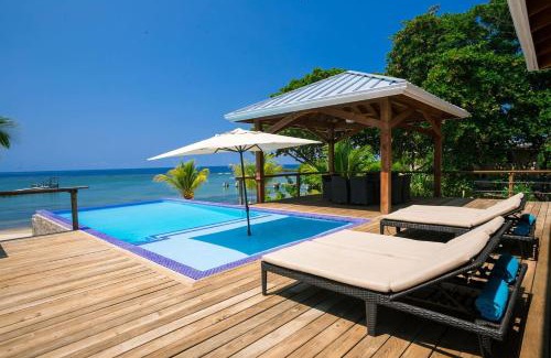 Gibson Bight Casa | Vivaro Roatan Beachfront