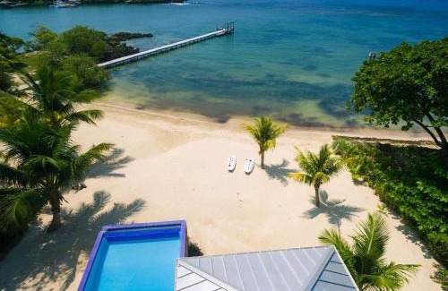 Gibson Bight Casa | Vivaro Roatan Beachfront