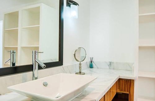 Antoneys Cay Villa | Vivaro Roatan North House