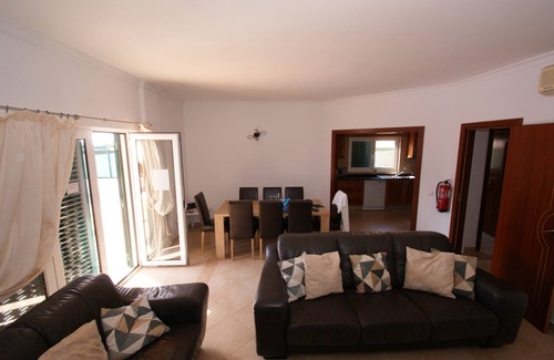 Barrocal Villa | Vivenda Luz e Lúdica