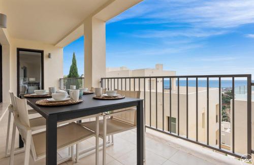Marbella Apartamento | ViVi Homes - Elisa Pool, Gym & Sea View