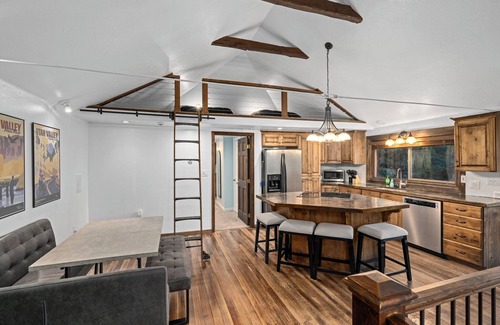 Snowbird Cabina | Vivian Park Retreat w/ Hot Tub Provo Canyon Getaway