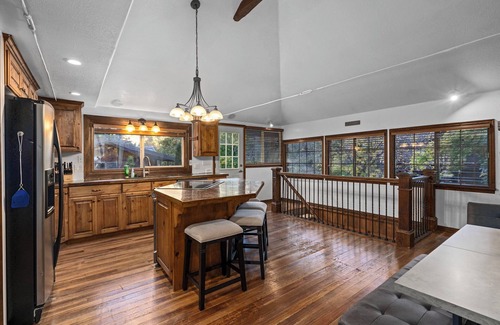 Snowbird Cabina | Vivian Park Retreat w/ Hot Tub Provo Canyon Getaway