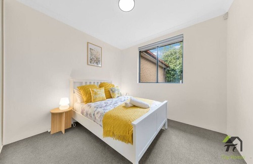 Guildford Apartamento | Vivid Condo in Guildford