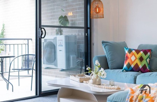Guildford Apartamento | Vivid Condo in Guildford