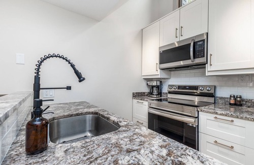 The Galena Territory Casa | Vivid Fall Colors @ Valleywood! Modern 2BR - Fireplace, Pool Access, WiFi