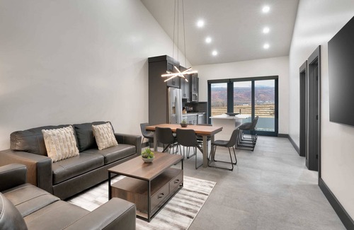 Moab South Valley Apartamento | Vizcaya #3 - Moab's Newest Luxury Rental (Hot Tub)