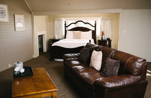 Poverty Ridge Hotel | Vizcaya