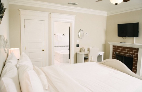 Poverty Ridge Hotel | Vizcaya