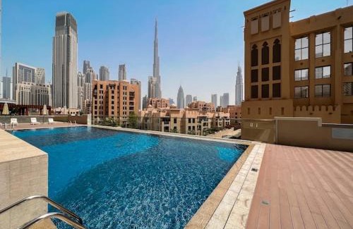 Madinat Zayed Apartamento | Vogue Bellevue Downtown - Stylish One Bedroom Apartment with Balcony, Walkable to Burj Khalifa and Dubai Mall, Fully Renovated