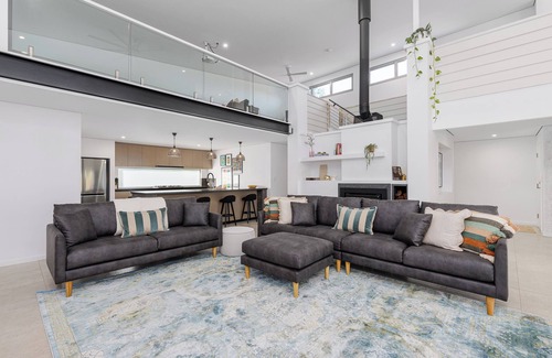 West Busselton Casa | Vogue Design — Footpath to the beach