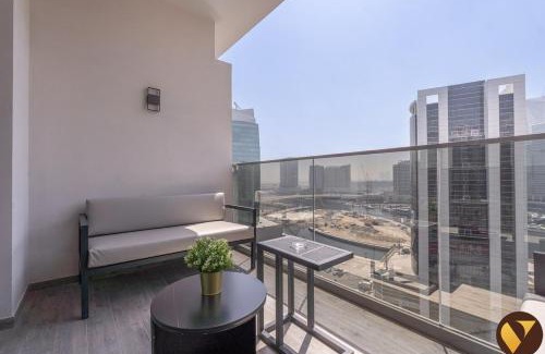 Madinat Zayed Apartamento | VOGUE MAG318 Business Bay - Downtown Dubai - Pool View with balcony and walkable to Burj Khalifa and The Dubai Mall