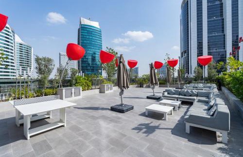 Madinat Zayed Apartamento | VOGUE MAG318 Business Bay - Downtown Dubai - walkable to Burj Khalifa and The Dubai Mall and Pool View with balcony