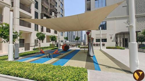Madinat Zayed Apartamento | Vogue Rosewater Two Bedroom Apartment at Dubai Creek Harbour with Balcony and access to Pool, Gym, Kids Area and Near Shopping
