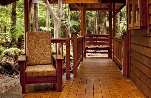 Volcano Cabaña | Volcano Places Laukapu Forest Cottage