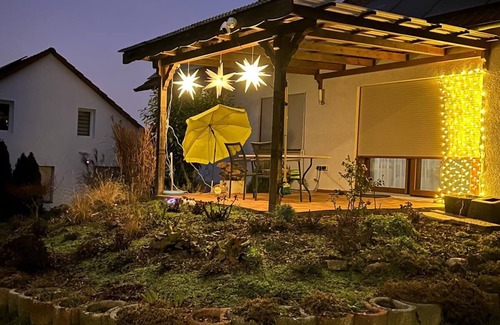 Volkach Apartamento | Volkach near highway A3 / room 2 beds / bathroom