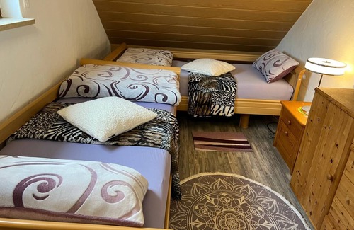 Volkach Apartamento | Volkach near highway A3 / room 2 beds / bathroom