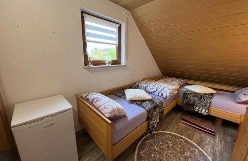 Volkach Apartamento | Volkach near highway A3 / room 2 beds / bathroom