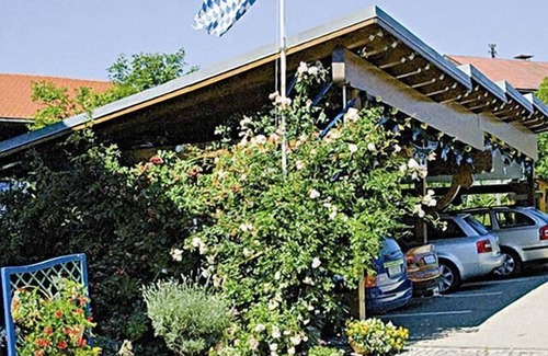 Bayerisch Eisenstein Apartamento | Apartamento totalmente equipado para tres personas con balcón.