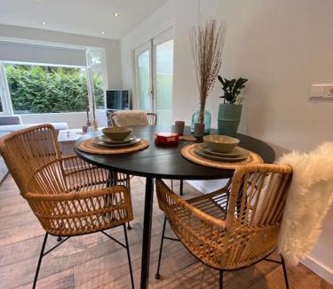 Doornspijk Chalet De Esquí | Volledig opgeknapt Boschalet met Airco op de Veluwe