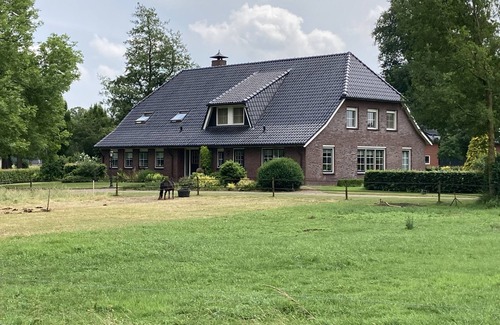 Hellendoorn Casa | Volledige comfortabele woning gelegen in buitengebied.