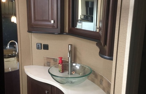 San Diego Country Estates Casa | Voltage 5th wheel Coach "Condo on wheels"