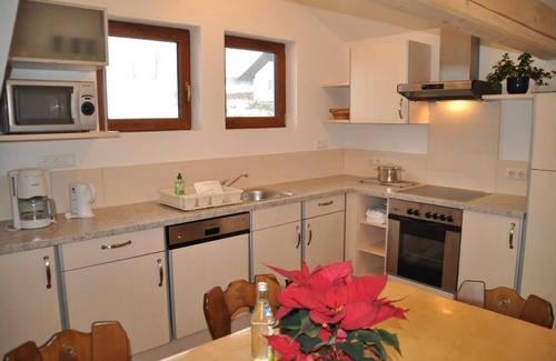 Arnbruck Apartamento | Desde la sala de estar a la terraza, con vistas a la hermosa Zellertal.