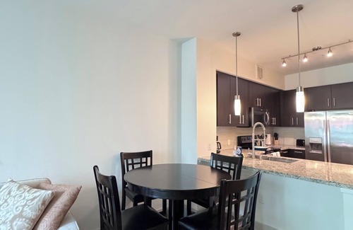Grantville Apartamento | Vora Mission Valley East– Elegant 1BRs with quartz kitchen and resort-style pool