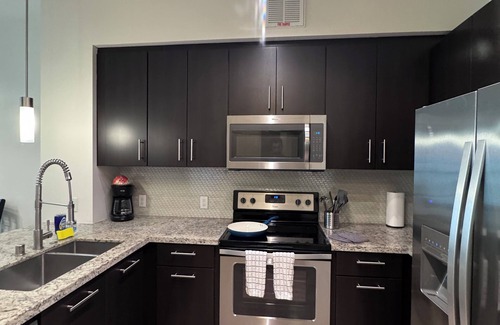 Grantville Apartamento | Vora Mission Valley East– Elegant 1BRs with quartz kitchen and resort-style pool