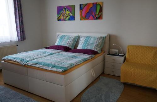 Kainbach bei Graz Apartamento | Vorstadt-Appartement Haus Monika