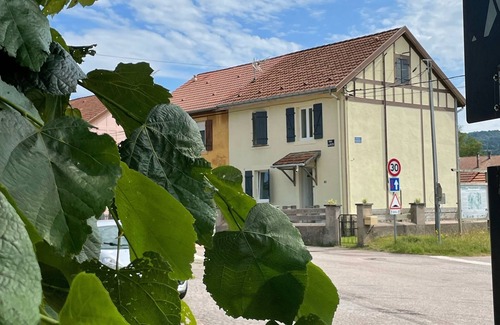 Aumontzey Casa | Vosges: quiet house near Gérardmer (15 min) – sleeps 8 – pets allowed.