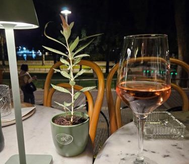 Vouliagmeni Apartamento | Vouliagmeni Suite 1 by Anothr