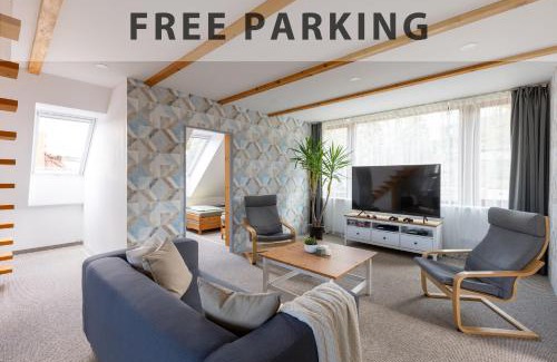 Prague 13 Apartamento | VOUSATÁ DÁMA - PS3 - Parking free