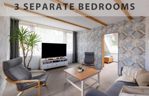 Prague 13 Apartamento | VOUSATÁ DÁMA - PS3 - Parking free