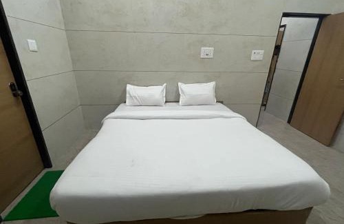 Dwarka Hotel | Vrajvashi-Home Stay
