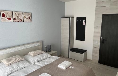Hruba Vrbka Casa | Vrbecká restaurace-penzion 7