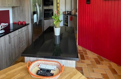 Saint-Hilaire-de-Lusignan Casa | Vrbo Property