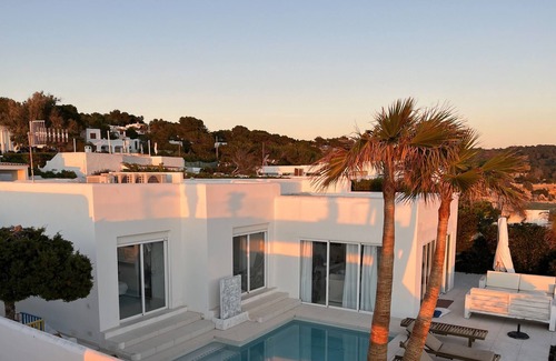 Cala Comte Chalet De Esquí | Vrbo Property