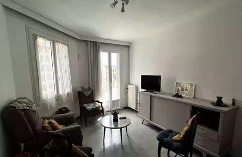 Catllar Casa | Vrbo Property