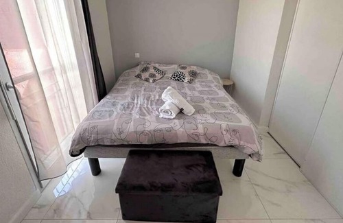 Eysines Apartamento | Vrbo Property