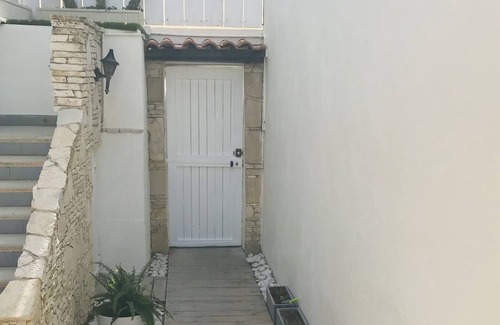 Mazargues Casa | Vrbo Property