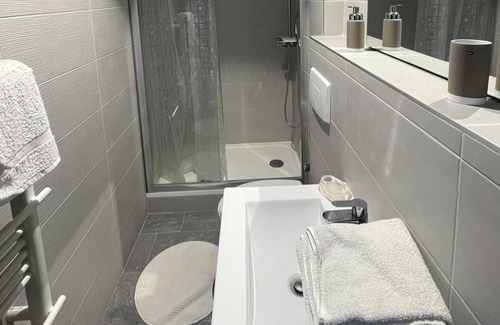 Mouroux Apartamento | Vrbo Property