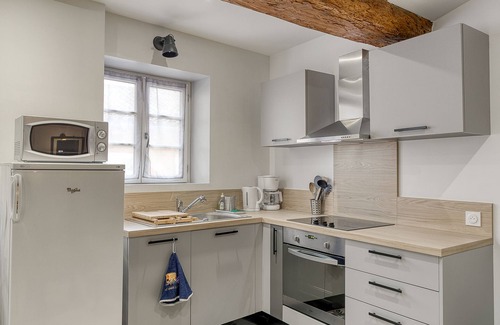 Trevoux Apartamento | Vrbo Property