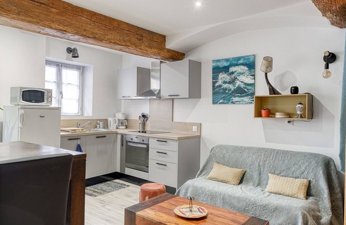 Trevoux Apartamento | Vrbo Property