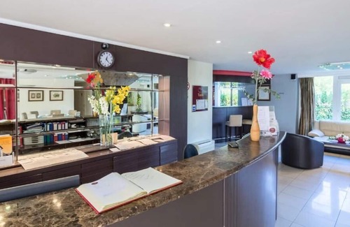 Veigy-Foncenex Apartamento | Vrbo Property
