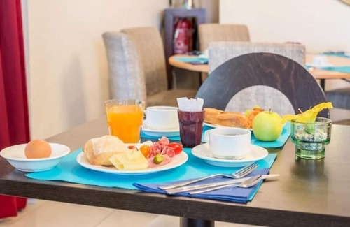 Veigy-Foncenex Apartamento | Vrbo Property