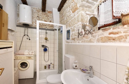 Gedici Apartamento | Vrbo Property