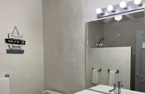 Pelican Key Apartamento | Vrbo Property